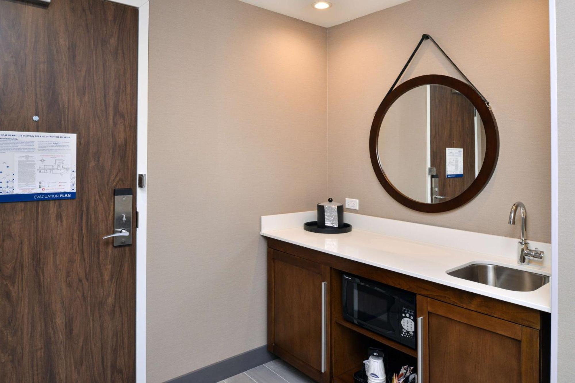 Hampton Inn&Suites Adrian, Mi Bagian luar foto